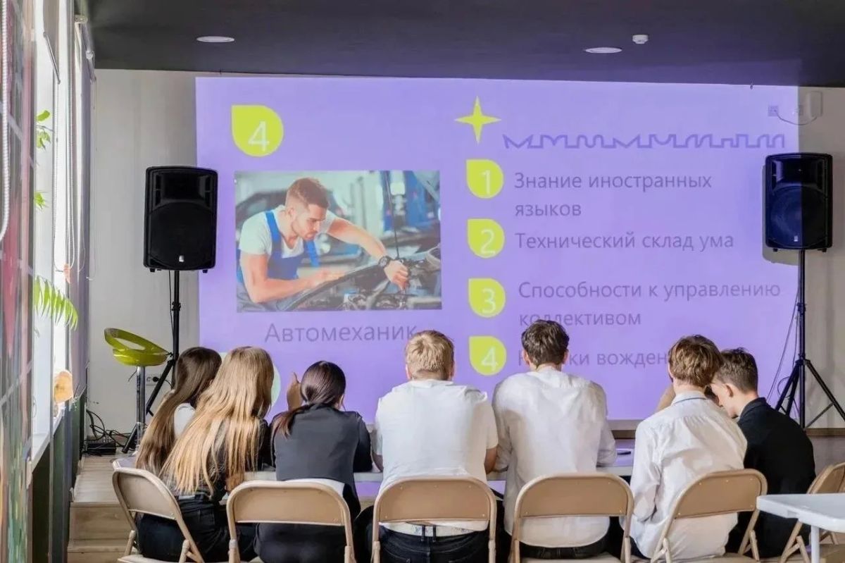 ЦПМИ помог найти работу 23 курским подросткам