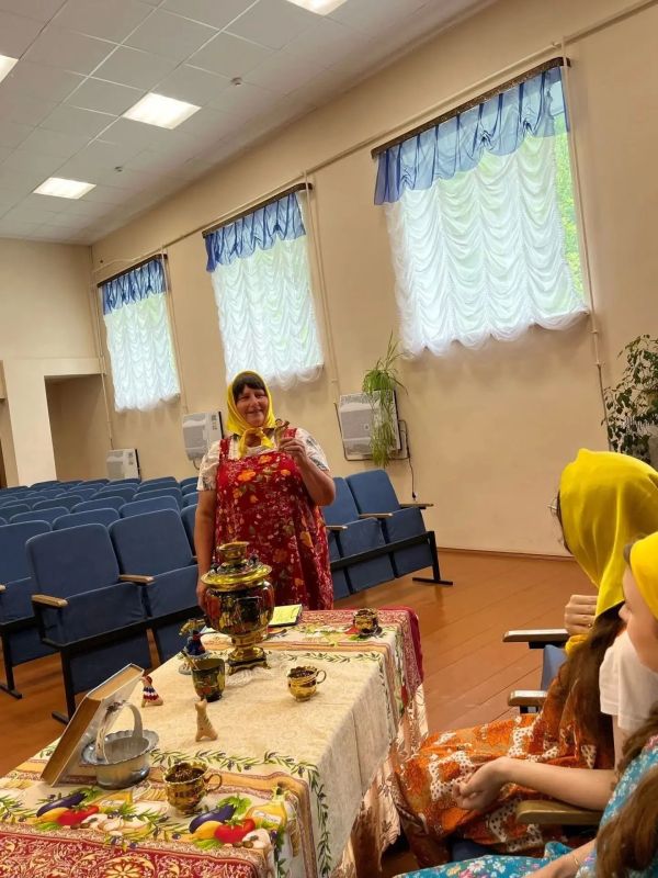 В Молотычевском сельском доме культуры с большим размахом и душевным теплом прошёл Единый день фольклора! Этот праздник напомнил нам о том, насколько богата и многогранна культура нашего народа В Молотычевском сельском доме культуры с большим размахом и душевным теплом прошёл Единый день фольклора! Этот праздник напомнил нам о том, насколько богата и многогранна культура нашего народа