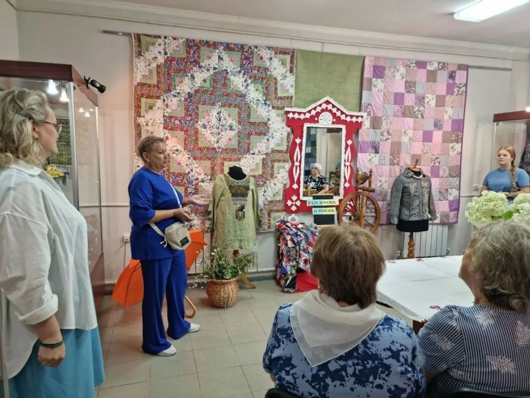 В Советском краеведческом музее начала работу выставка «Лоскутная мозаика» — это настоящая история, собранная из лоскутков, стежков и семейных традиций В Советском краеведческом музее начала работу выставка «Лоскутная мозаика» — это настоящая история, собранная из лоскутков, стежков и семейных традиций