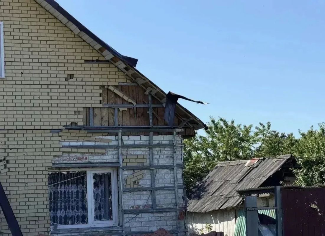 Игорь Кастюкевич: Курская область. Волонтеры Единой России устраняются последствия утренней атаки со стороны ВСУ в г. Льгов Игорь Кастюкевич: Курская область. Волонтеры Единой России устраняются последствия утренней атаки со стороны ВСУ в г. Льгов