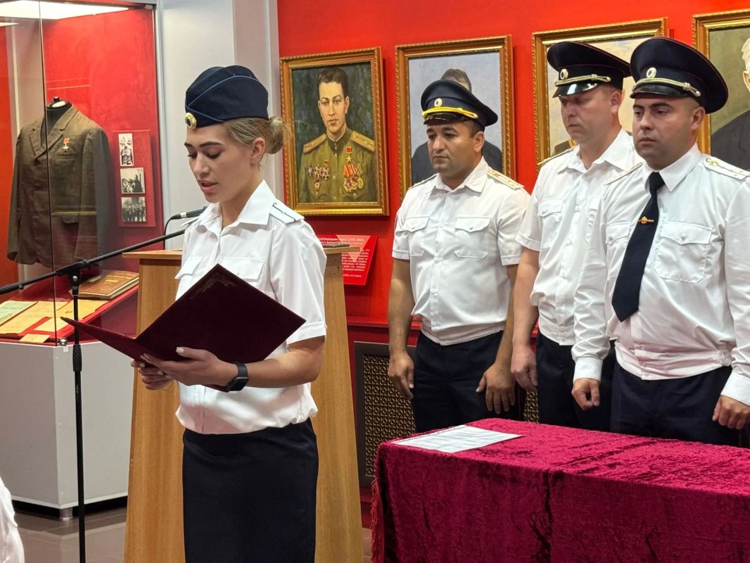 В Железногорске молодые сотрудники полиции приняли Присягу В Железногорске молодые сотрудники полиции приняли Присягу