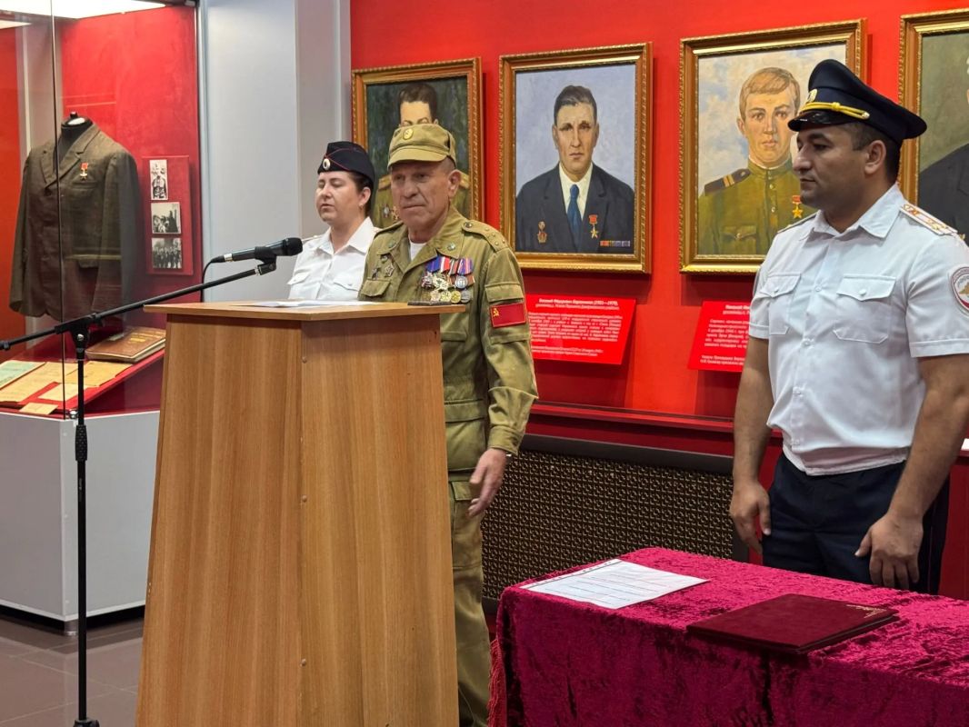 В Железногорске молодые сотрудники полиции приняли Присягу В Железногорске молодые сотрудники полиции приняли Присягу