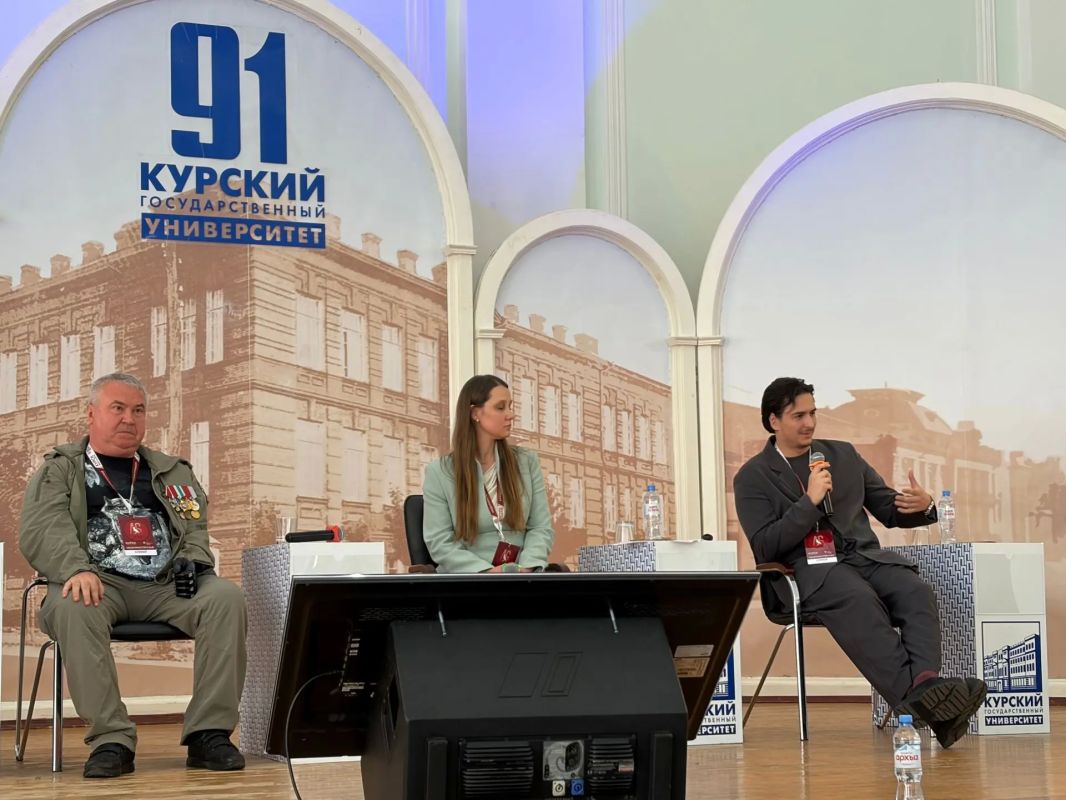 «Вы — мои герои» — военкоры федеральных СМИ обратились к журналистам Курской области и корреспондентам из других приграничных регионов «Вы — мои герои» — военкоры федеральных СМИ обратились к журналистам Курской области и корреспондентам из других приграничных регионов