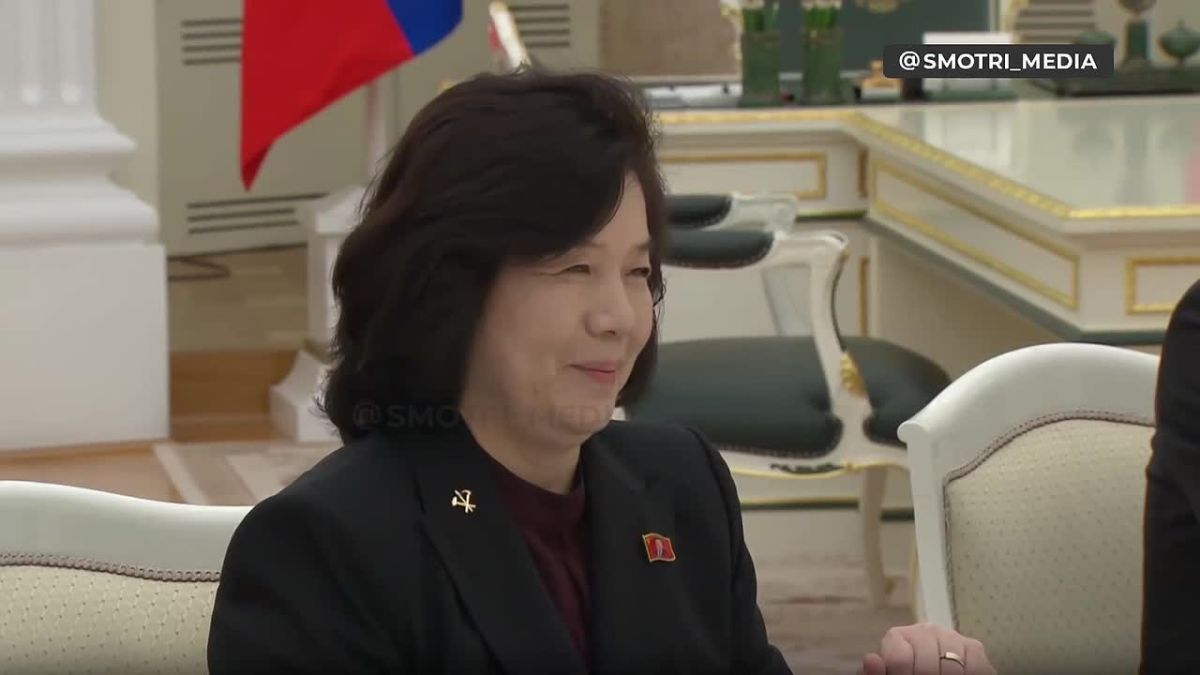 Владимир Путин встретился в Кремле с главой МИД КНДР Цой Сон Хи
