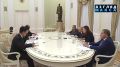 Президент России Владимир Путин провёл в Кремле встречу с министром иностранных дел КНДР Цой Сон Хи. С российской стороны в переговорах приняли участие глава МИД Сергей Лавров и помощник президента Юрий Ушаков