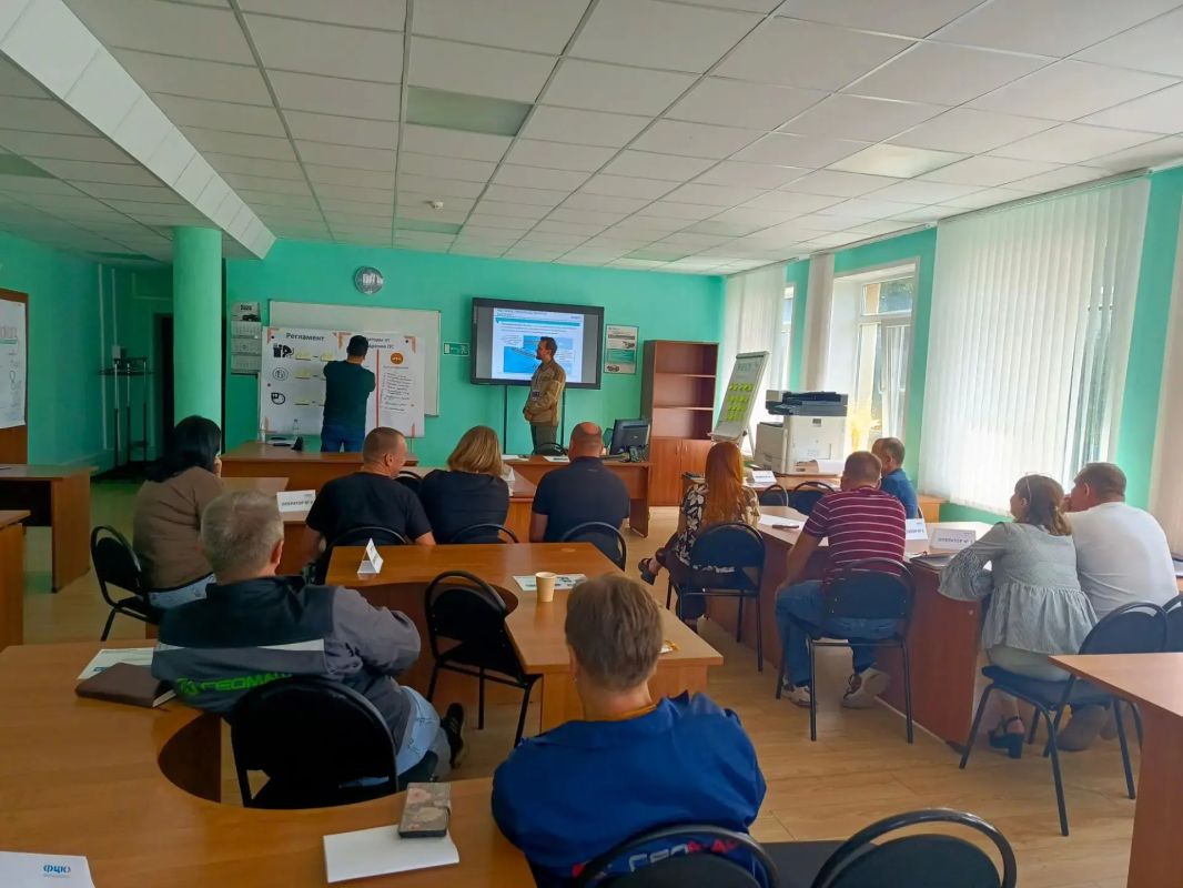Сотрудники РЦК провели на АО «ЗАВОД ГЕОМАШ» тренинг по основам бережливого производства Сотрудники РЦК провели на АО «ЗАВОД ГЕОМАШ» тренинг по основам бережливого производства
