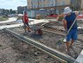 В Железнодорожном округе Курска специалисты продолжают преображать сквер «Пеликан»