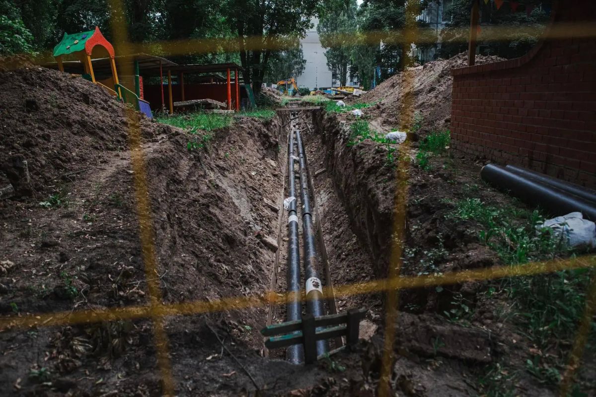Разрытия на Орловской в Курске до опрессовки засыпать не будут Разрытия на Орловской в Курске до опрессовки засыпать не будут