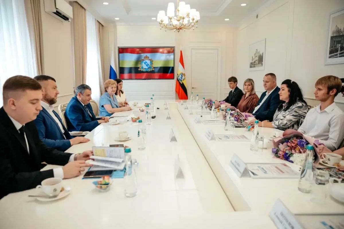 Кружка с любовью и диорама на полтора метра Кружка с любовью и диорама на полтора метра