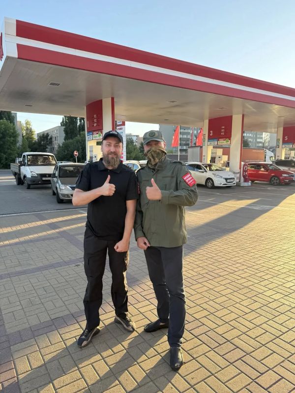 В Курске дружинники и полицейские обеспечили порядок на АЗС В Курске дружинники и полицейские обеспечили порядок на АЗС