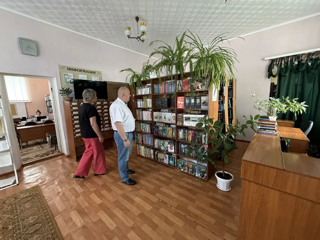 Виталий Кочергин: В рамках мониторинга учреждений культуры посетил городскую библиотеку Виталий Кочергин: В рамках мониторинга учреждений культуры посетил городскую библиотеку