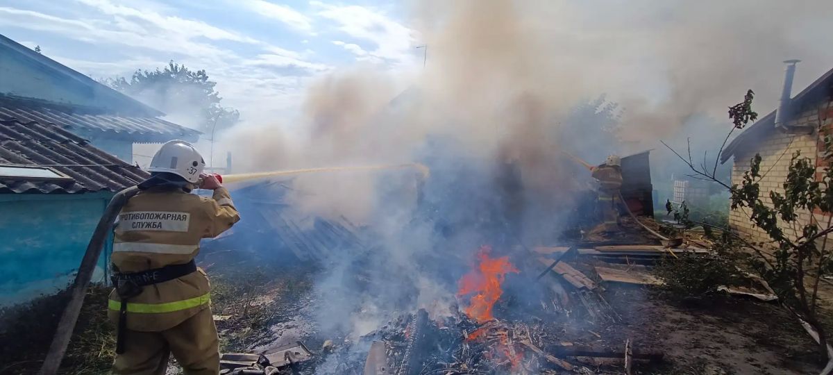 Пожар в поселке Поныри потушен