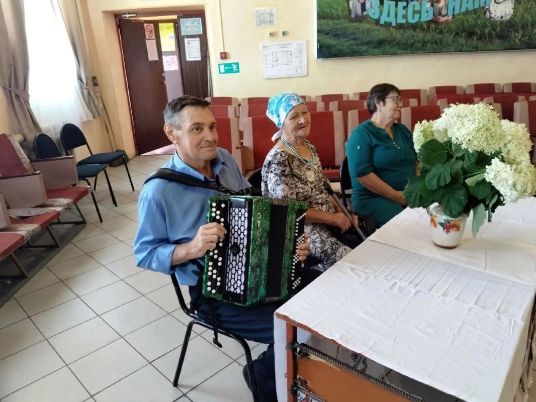 В Верхнехотемльском сельском доме культуры состоялись фольклорные посиделки «На завалинке», которые перенесли гостей в атмосферу настоящей старины В Верхнехотемльском сельском доме культуры состоялись фольклорные посиделки «На завалинке», которые перенесли гостей в атмосферу настоящей старины