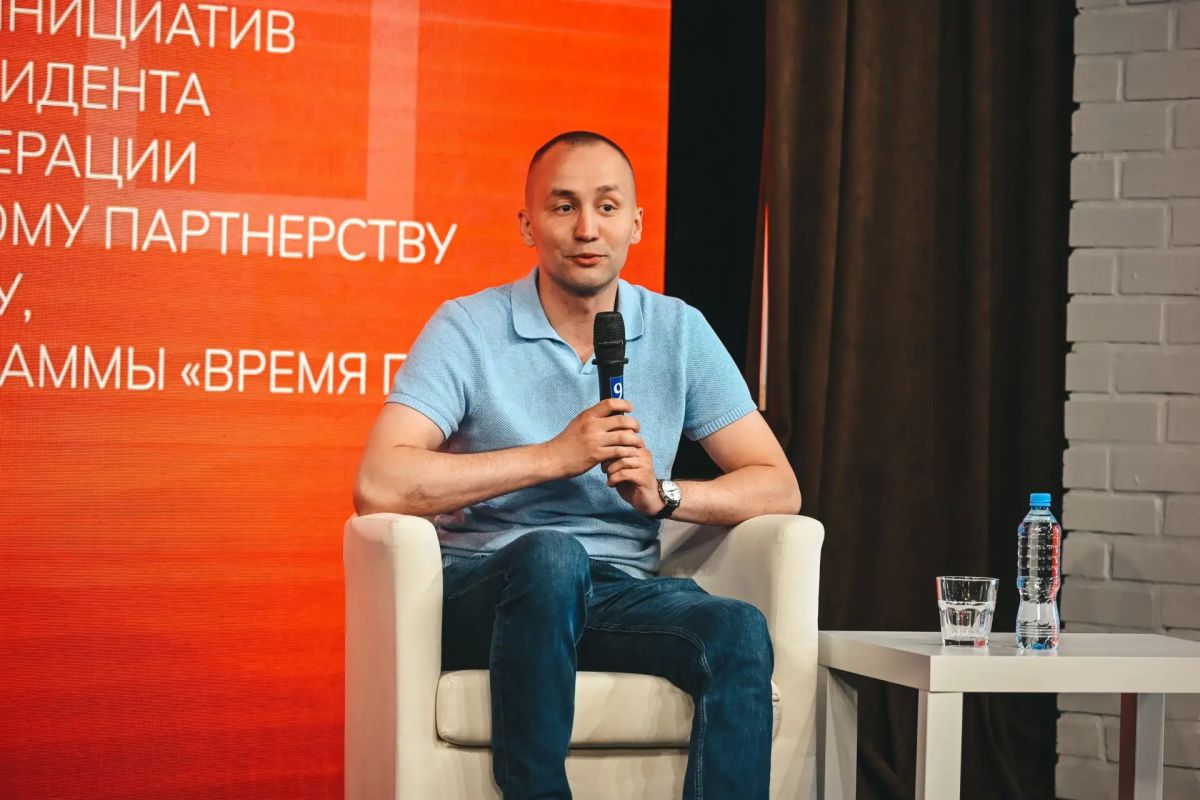 Герой России Николай Соколов поделился опытом с журналистами на медиафоруме в Курске