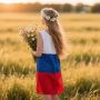Жители Курской области вошли в число первых участников онлайн-флешмоба «Цвета российского флага», организованного Музеем Победы