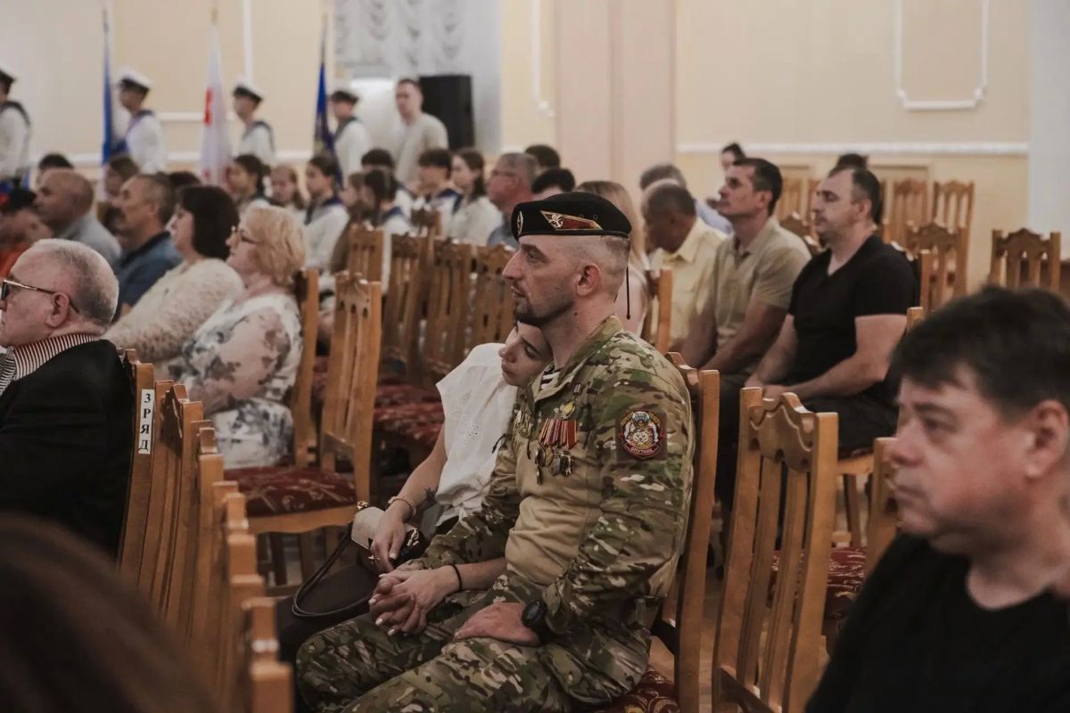 Сегодня, в преддверии одного из самых мощных праздников нашей страны — Дня ВМФ, в концертно-творческом центре имени Михаила Щепкина прошло торжественное собрание Сегодня, в преддверии одного из самых мощных праздников нашей страны — Дня ВМФ, в концертно-творческом центре имени Михаила Щепкина прошло торжественное собрание
