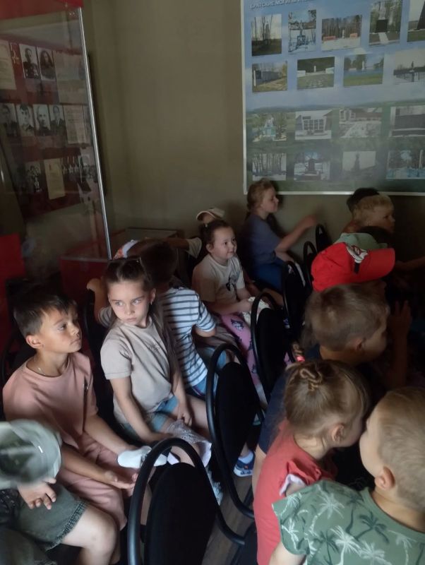 В средней группе «Цветные ладошки» МКДОУ "Детский сад г. Фатежа "Золотой ключик" прошла тематическая неделя, посвящённая Году единства народов России В средней группе «Цветные ладошки» МКДОУ "Детский сад г. Фатежа "Золотой ключик" прошла тематическая неделя, посвящённая Году единства народов России