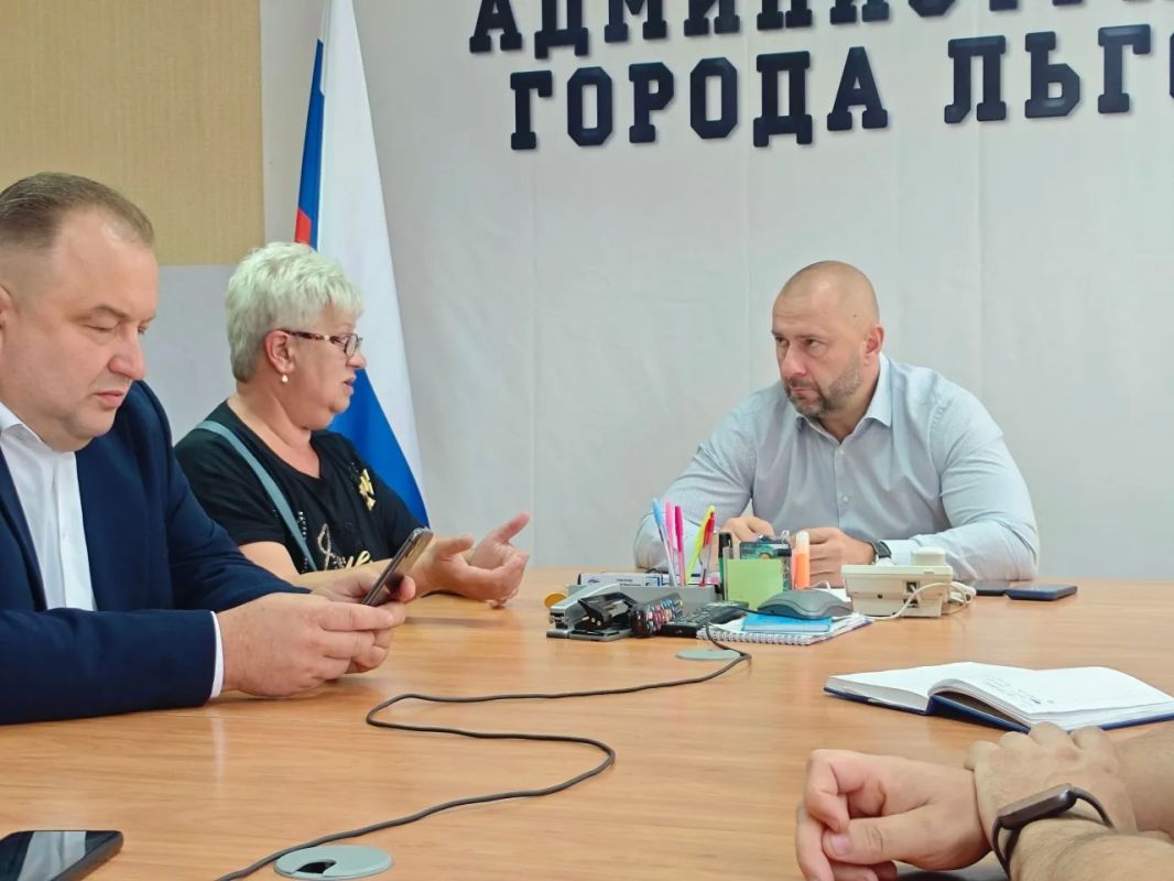 На этой неделе депутаты 7-го созыва провели целый ряд встреч с избирателями, где обсуждались проблемы ЖКХ, благоустройства, доступности социальных услуг и многое другое На этой неделе депутаты 7-го созыва провели целый ряд встреч с избирателями, где обсуждались проблемы ЖКХ, благоустройства, доступности социальных услуг и многое другое
