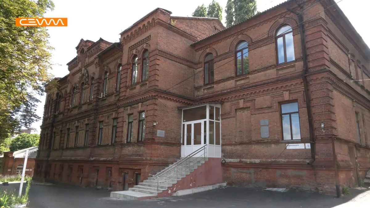 В Курске оценили масштабный проект реновации ансамбля больницы Гладковой: в историческом комплексе появится четырёхзвёздочный отель В Курске оценили масштабный проект реновации ансамбля больницы Гладковой: в историческом комплексе появится четырёхзвёздочный отель