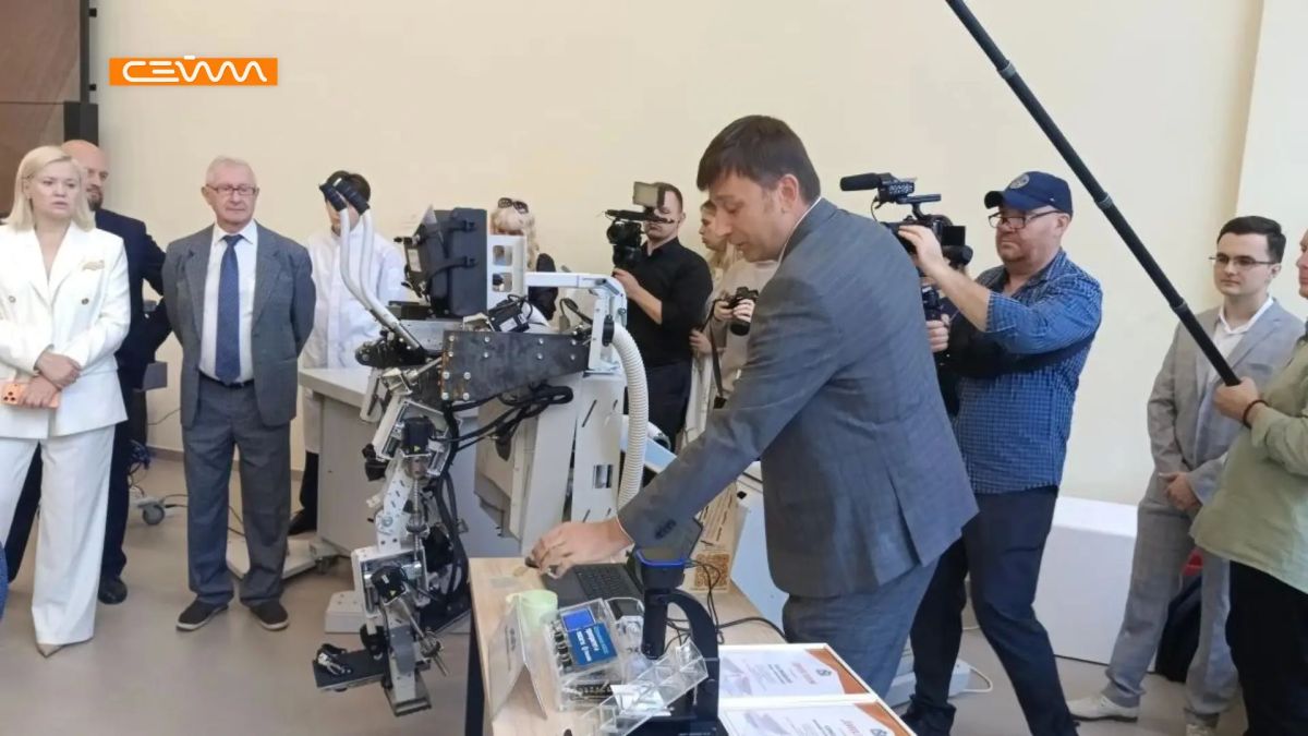 В рамках рабочей поездки заместитель Председателя Правительства РФ Дмитрий Чернышенко посетил ЮЗГУ В рамках рабочей поездки заместитель Председателя Правительства РФ Дмитрий Чернышенко посетил ЮЗГУ
