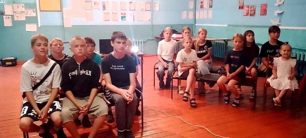 КУРСКАЯ ДУГА. В Ржавском СДК прошёл патриотический час, посвящённый боям Курской битвы, который длился 50 дней и ночей в период с 5 июля по 23 августа 1943 года - "Огненное лето 43-го" КУРСКАЯ ДУГА. В Ржавском СДК прошёл патриотический час, посвящённый боям Курской битвы, который длился 50 дней и ночей в период с 5 июля по 23 августа 1943 года - "Огненное лето 43-го"