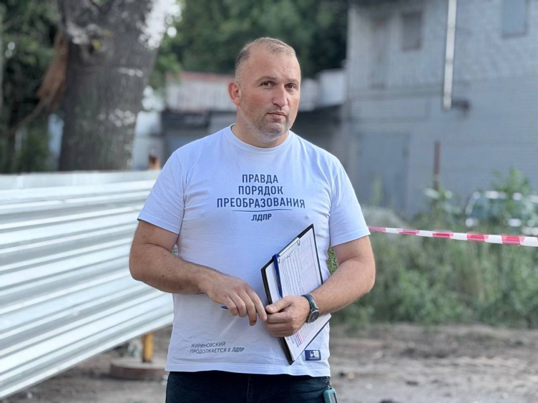 Алексей Томанов: Встретился с жителями дома № 25А на улице Гагарина города Курска Алексей Томанов: Встретился с жителями дома № 25А на улице Гагарина города Курска