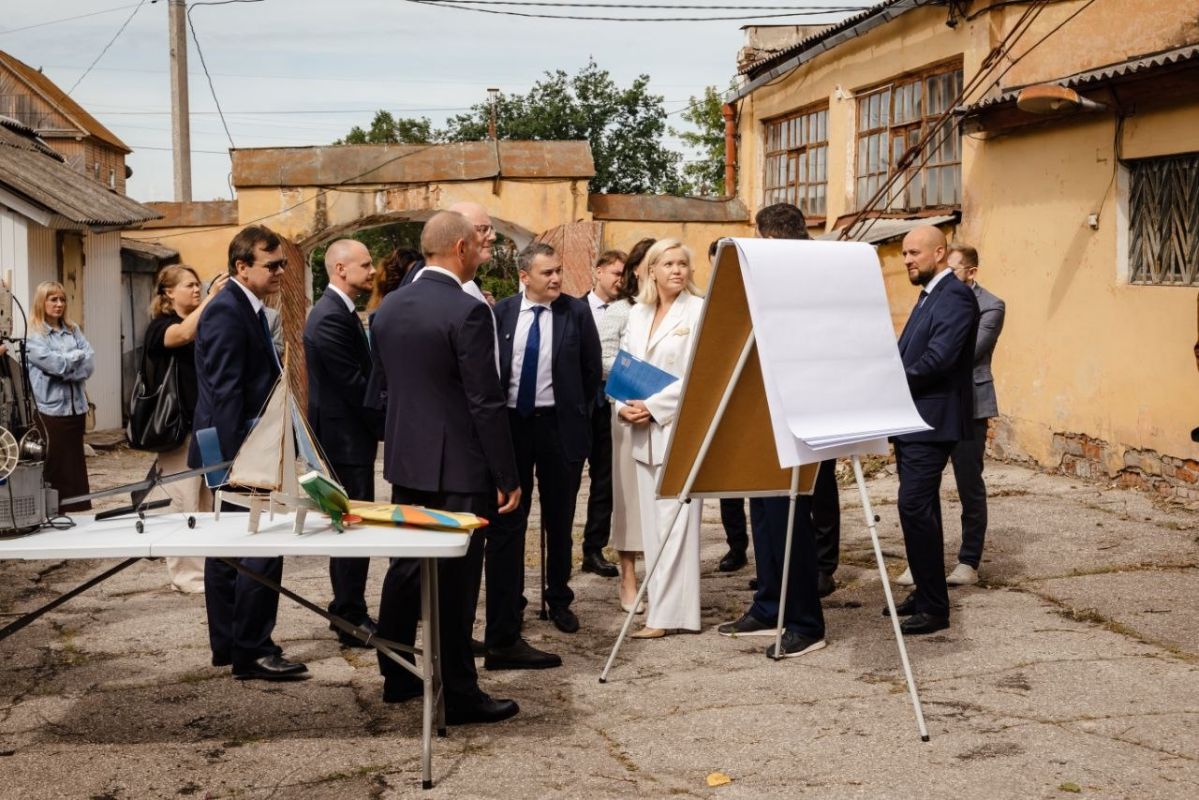 Екатерина Харченко: Сегодня Курск посетил вице-премьер Правительства РФ Дмитрий Николаевич Чернышенко Екатерина Харченко: Сегодня Курск посетил вице-премьер Правительства РФ Дмитрий Николаевич Чернышенко