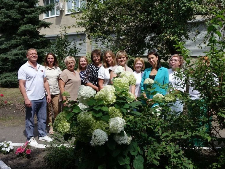 Пройти мимо этого яркого уголка, не полюбовавшись красотой разноцветья, поверьте Пройти мимо этого яркого уголка, не полюбовавшись красотой разноцветья, поверьте
