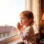 В Обояни 4-летняя девочка выпала с 5 этажа и выжила