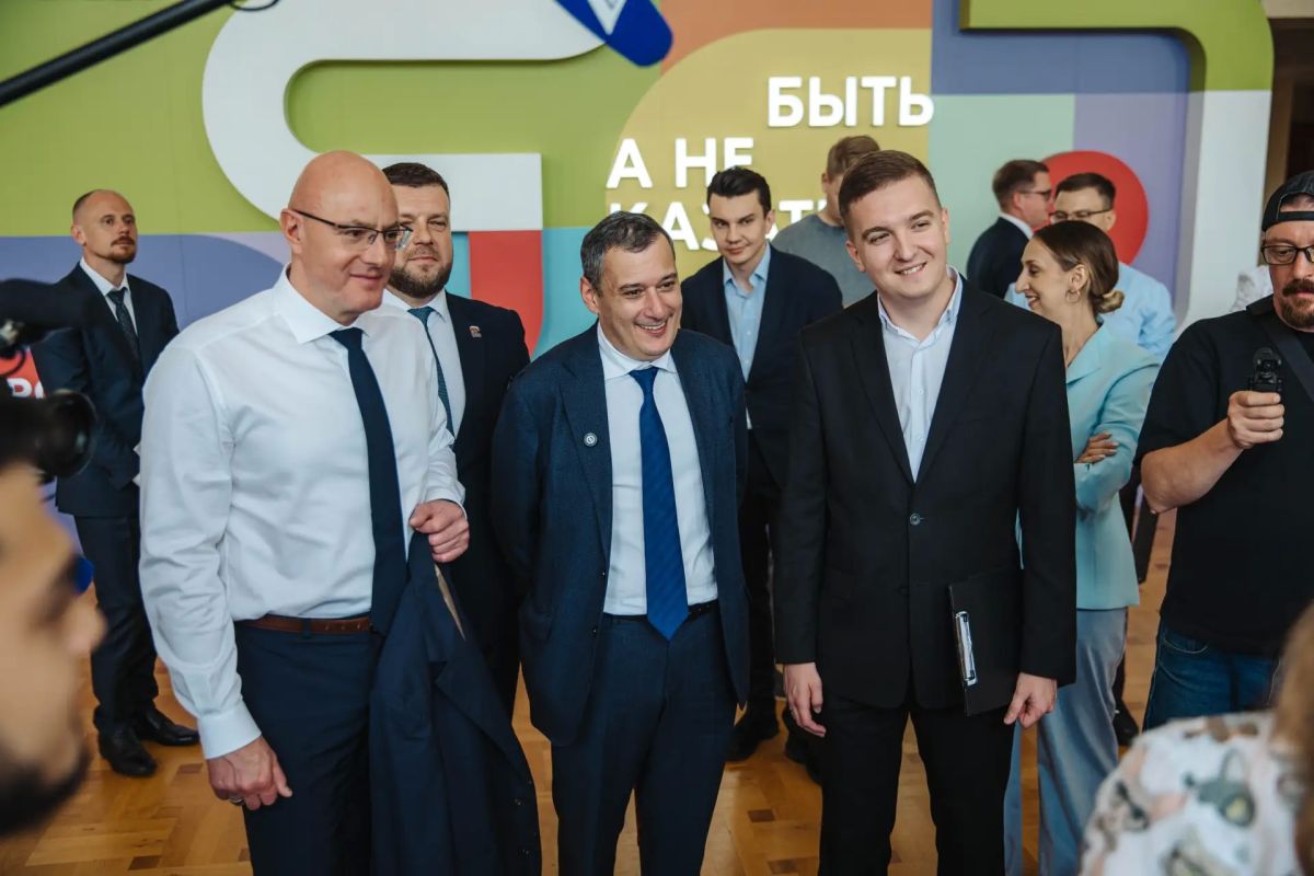 Заместитель Председателя Правительства Российской Федерации Дмитрий Чернышенко в ходе рабочего визита в Курскую область ознакомился с научным потенциалом региона и реализацией молодежной политики Заместитель Председателя Правительства Российской Федерации Дмитрий Чернышенко в ходе рабочего визита в Курскую область ознакомился с научным потенциалом региона и реализацией молодежной политики