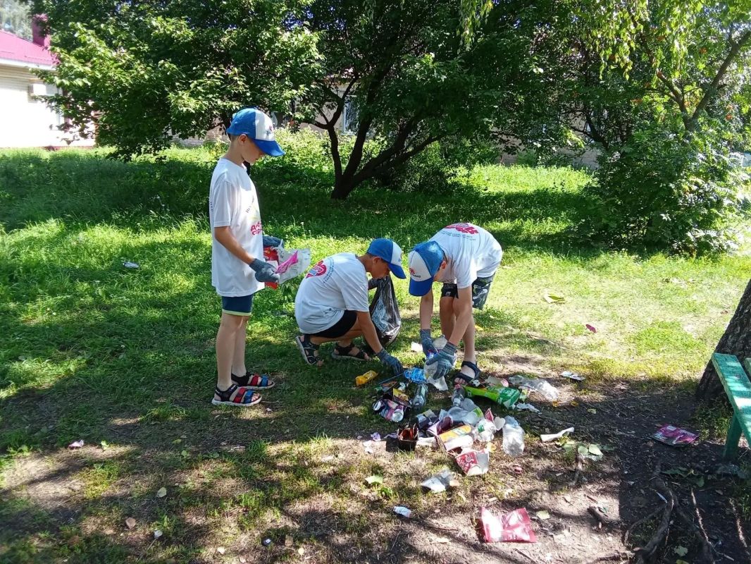 Сегодня отряд «Доброе сердце» Черемисиновского центра соцпомощи «Содействие» вновь доказал, что неравнодушных людей больше Сегодня отряд «Доброе сердце» Черемисиновского центра соцпомощи «Содействие» вновь доказал, что неравнодушных людей больше