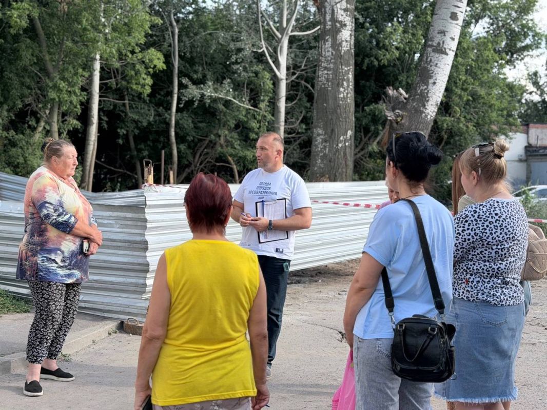 Алексей Томанов: Встретился с жителями дома № 25А на улице Гагарина города Курска Алексей Томанов: Встретился с жителями дома № 25А на улице Гагарина города Курска
