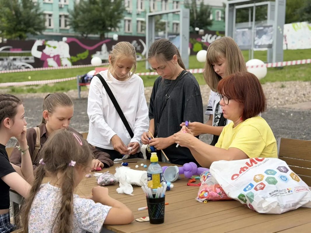 Мастер-класс «Год единства народов России» объединил гостей фестиваля Мастер-класс «Год единства народов России» объединил гостей фестиваля