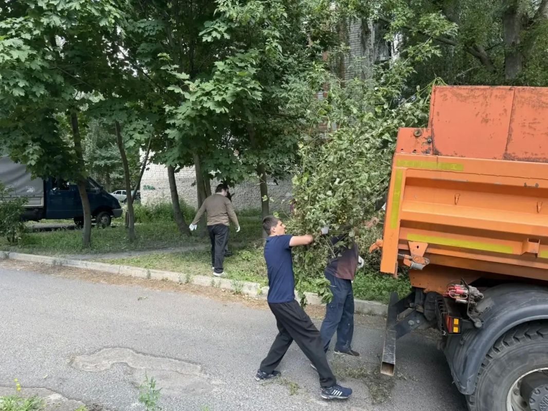 Сегодня вновь все объединили усилия, чтобы сделать наш город более комфортным Сегодня вновь все объединили усилия, чтобы сделать наш город более комфортным
