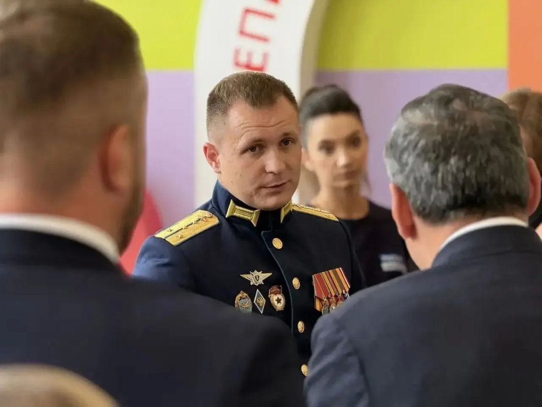 Андрей Милютин представил план по созданию современного молодёжного пространства Андрей Милютин представил план по созданию современного молодёжного пространства