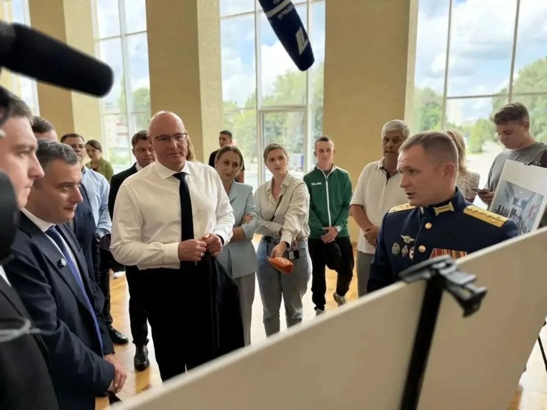 Андрей Милютин представил план по созданию современного молодёжного пространства Андрей Милютин представил план по созданию современного молодёжного пространства
