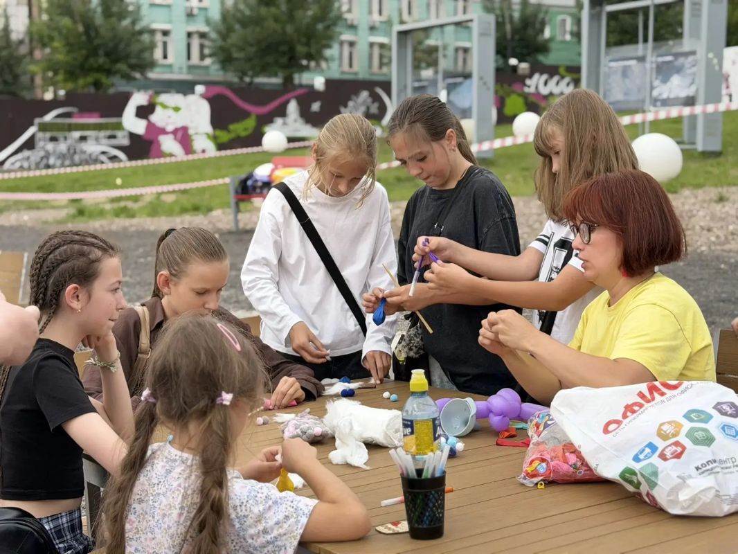 Мастер-класс «Год единства народов России» объединил гостей фестиваля Мастер-класс «Год единства народов России» объединил гостей фестиваля