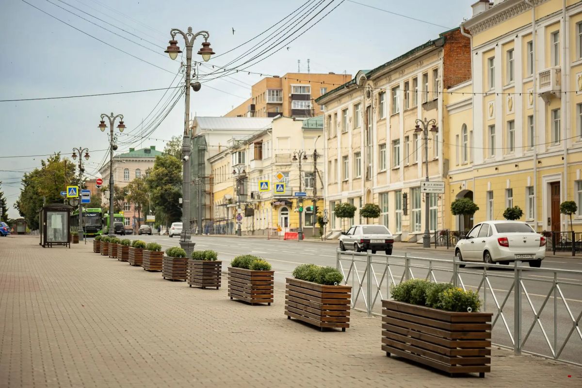 В Курске начинают готовить осенние цветники В Курске начинают готовить осенние цветники