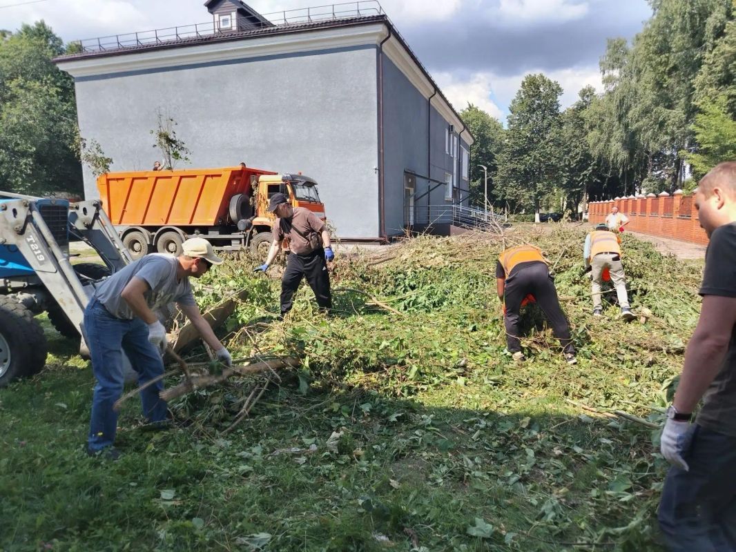 Продолжаем наводить порядок на территории Железнодорожного округа города Курска Продолжаем наводить порядок на территории Железнодорожного округа города Курска
