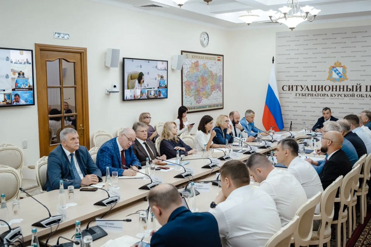 Александр Хинштейн: Новую рабочую неделю начали с традиционного заседания Правительства Курской области в открытом формате Александр Хинштейн: Новую рабочую неделю начали с традиционного заседания Правительства Курской области в открытом формате
