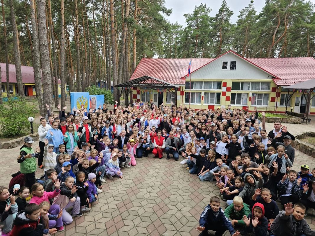В детском лагере «Орленок», где проходит профильная смена «Авангард Движения» регионального отделения «Движения первых», состоялся День цифры