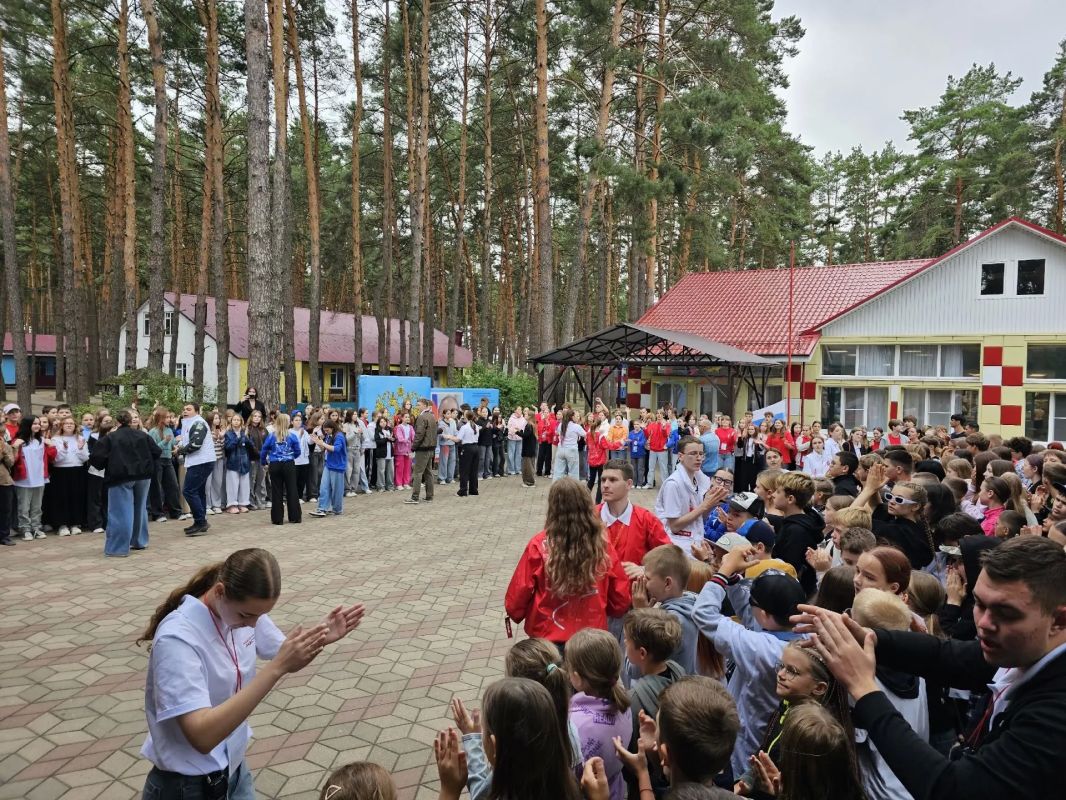 В детском лагере «Орленок», где проходит профильная смена «Авангард Движения» регионального отделения «Движения первых», состоялся День цифры В детском лагере «Орленок», где проходит профильная смена «Авангард Движения» регионального отделения «Движения первых», состоялся День цифры