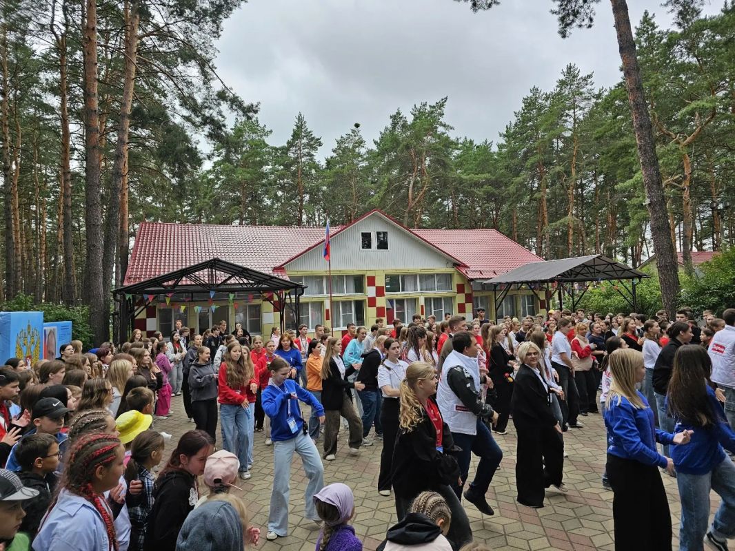 В детском лагере «Орленок», где проходит профильная смена «Авангард Движения» регионального отделения «Движения первых», состоялся День цифры В детском лагере «Орленок», где проходит профильная смена «Авангард Движения» регионального отделения «Движения первых», состоялся День цифры