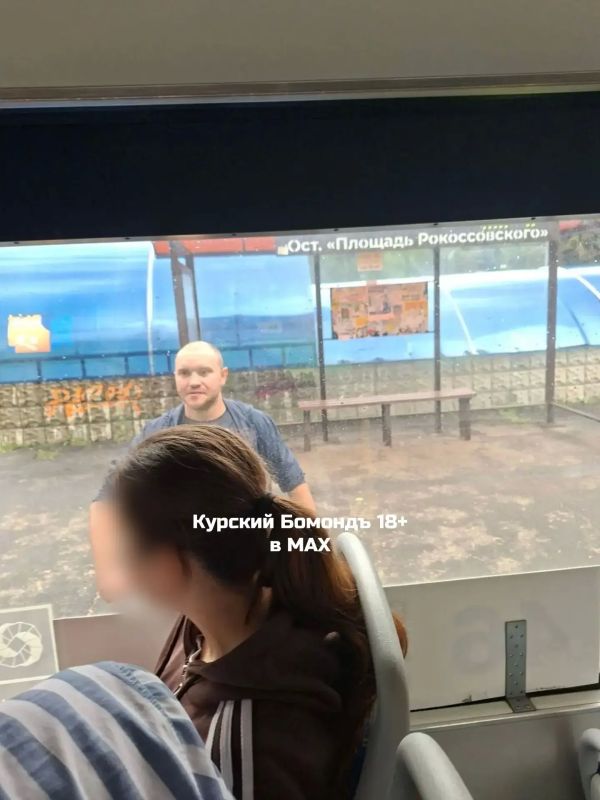 Курская полиция разыскивает девушек, которых избил неадекват Курская полиция разыскивает девушек, которых избил неадекват