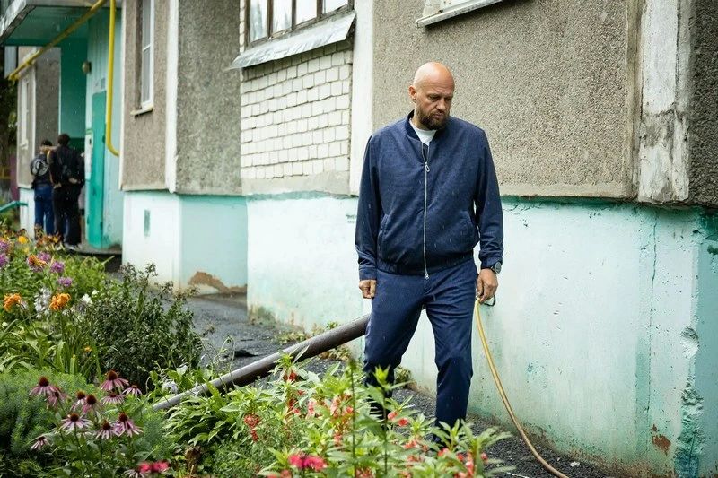 В многоэтажном доме, в который сегодня врезался беспилотник, побывал глава Курска Евгений Маслов В многоэтажном доме, в который сегодня врезался беспилотник, побывал глава Курска Евгений Маслов
