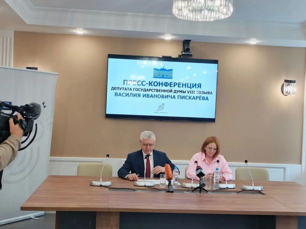 Василий Пискарев принял более двух тысяч обращений от курян Василий Пискарев принял более двух тысяч обращений от курян