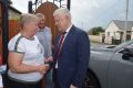 В ходе визита Василий Пискарев вместе с Эдуардом Дюминым, Владимиром Торубаровым и Татьяной Сазановой посетили семью Ламановых - переселенцев из Суджанского района