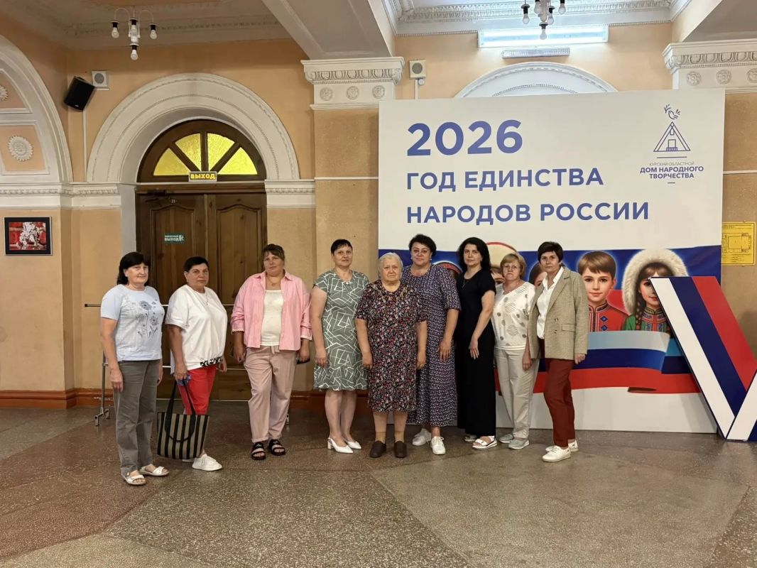 Получатели социальных услкг центра «Наше время» побывали на экскурсии в вытсавочном зале «Курские ремесла» областного Дома народного творчества, где познакомились с .традиционными промыслами и знаменитыми мастерами нашего... Получатели социальных услкг центра «Наше время» побывали на экскурсии в вытсавочном зале «Курские ремесла» областного Дома народного творчества, где познакомились с .традиционными промыслами и знаменитыми мастерами нашего...