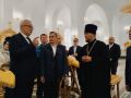 Александр Хинштейн посетил Свято-Троицкий храм в Курчатове