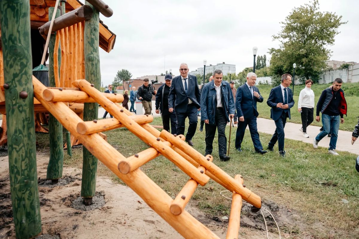 Александр Хинштейн: Сегодня работал в Курчатове: вместе с депутатом Госдумы Василием Пискарёвым проинспектировали ход благоустройства набережной водохранилища и посмотрели новый храм Александр Хинштейн: Сегодня работал в Курчатове: вместе с депутатом Госдумы Василием Пискарёвым проинспектировали ход благоустройства набережной водохранилища и посмотрели новый храм